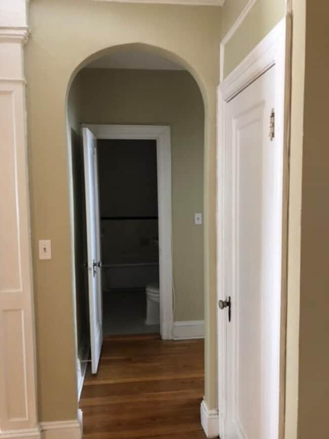 Building Photo - Brookline 2 Bed available 2/19