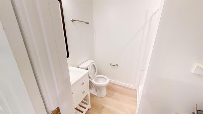 Building Photo - 603 E Ann St