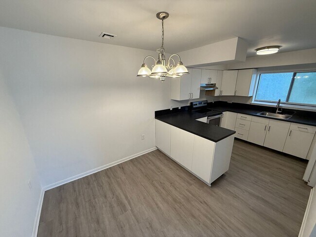 Foto del edificio - Well Maintained condo in East Charlotte!