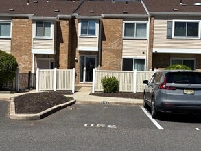 Building Photo - 1151 Golden Pond Ct