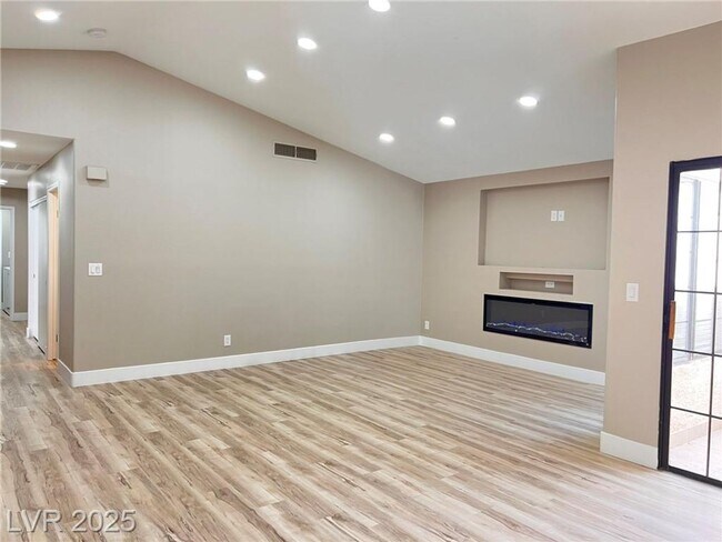 Foto del edificio - Charming Henderson Home | Covered Patio, B...
