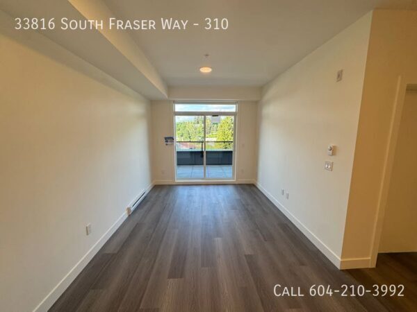 Photo du bâtiment - Downtown Abbotsford – Like New 1 Bed