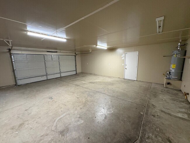 Foto del edificio - 1747 W Connelly Ave