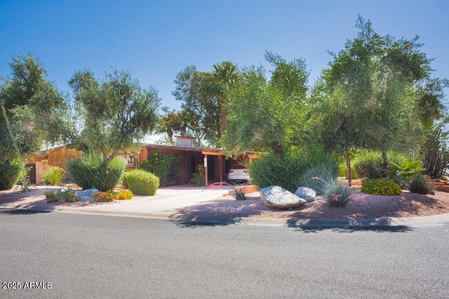 Building Photo - 2601 N 68th Pl