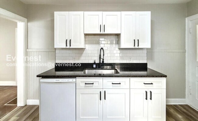 Foto del edificio - 464 E Oakland Ave