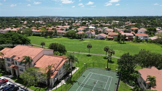 Foto del edificio - 3420 Pinewalk Dr N