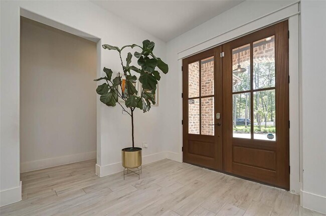Foto del edificio - 2407 Chantilly Ln