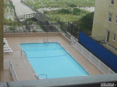 Foto del edificio - 650 Shore Rd