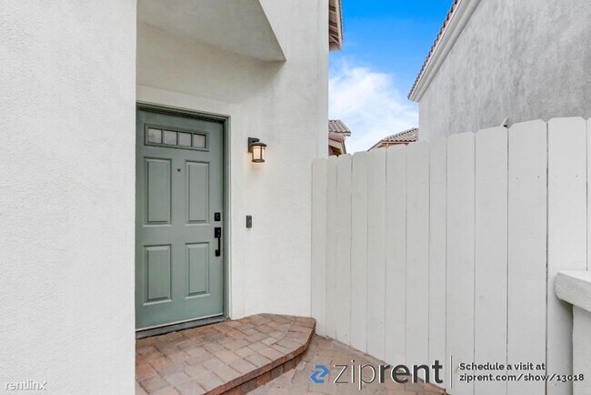 Building Photo - 3 br, 3 bath House - 1059 Laguna Seca Loop...