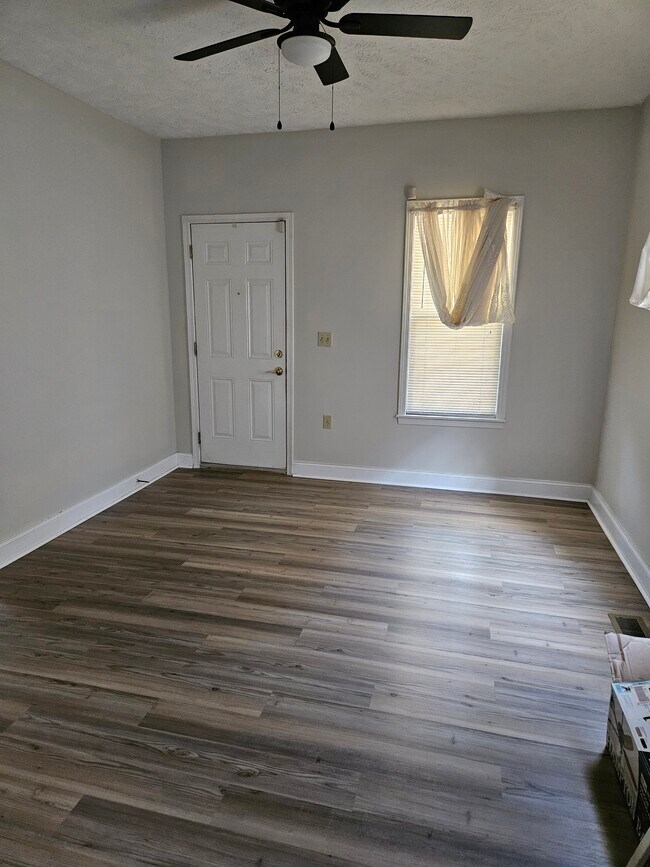 Building Photo - 15316 Lucknow Ave