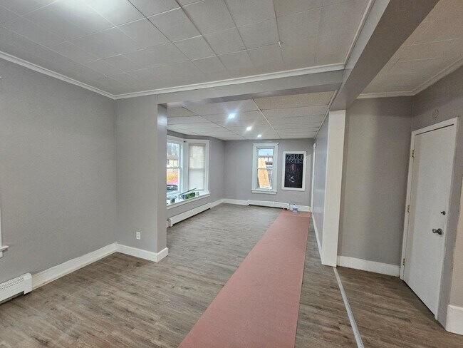 Building Photo - 40 Tremont Ave
