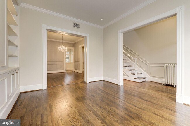Building Photo - 1324 34th St NW