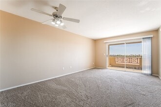 Building Photo - 8070 W Russell Rd