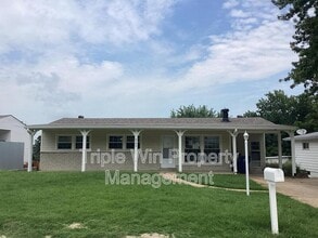 Building Photo - 563 Apex Dr