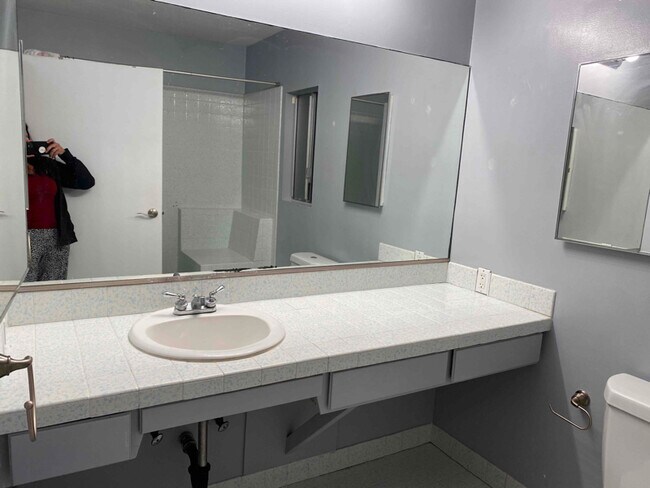 Foto del edificio - 21418 Meyler St
