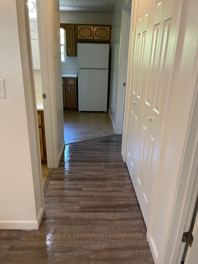 Building Photo - Maynardville 37807 - 2 bedroom 1 bath  Apa...