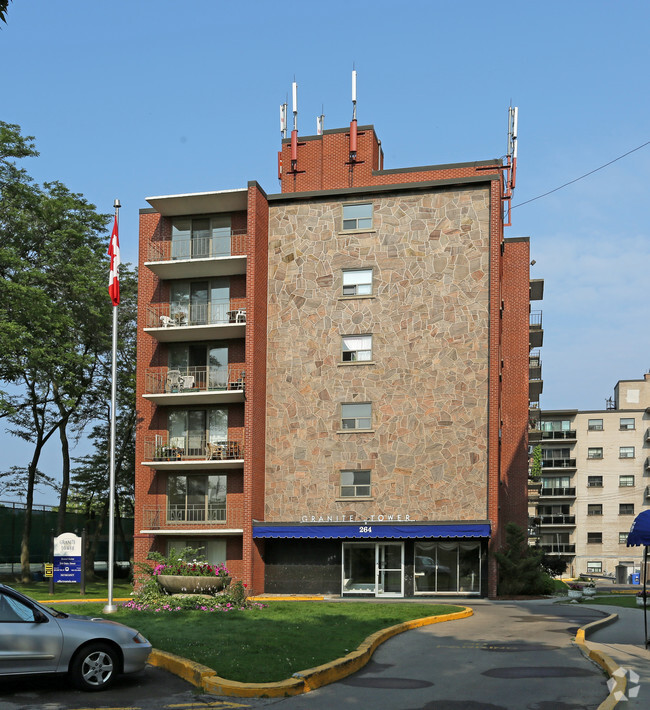 Photo du bâtiment - Granite Towers