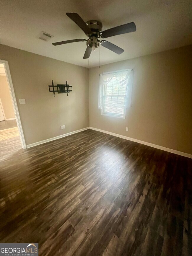 Foto del edificio - 1097 Tucker Rd