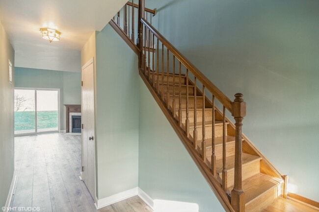 Building Photo - 734 E Whispering Oaks Ct