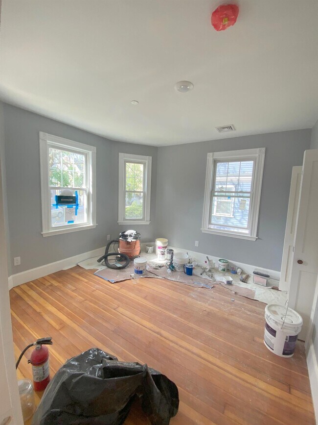 Building Photo - 28 Putnam Ave