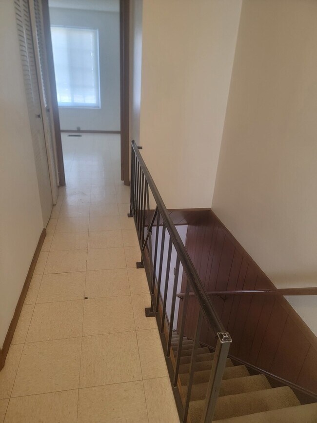 Foto del edificio - 309 W 24th Pl