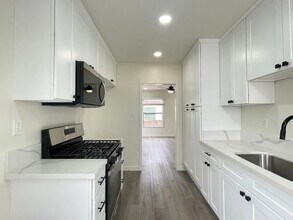 Building Photo - 540 N 4th St