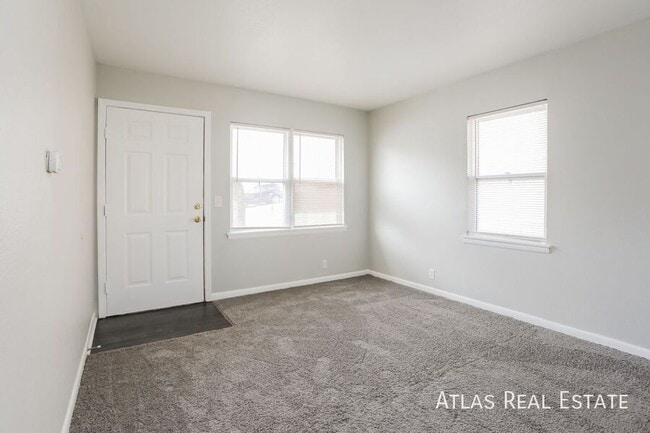 Foto del edificio - 4809 NW Homestead Rd