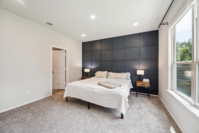 Building Photo - 10897 Mockingbird Pl