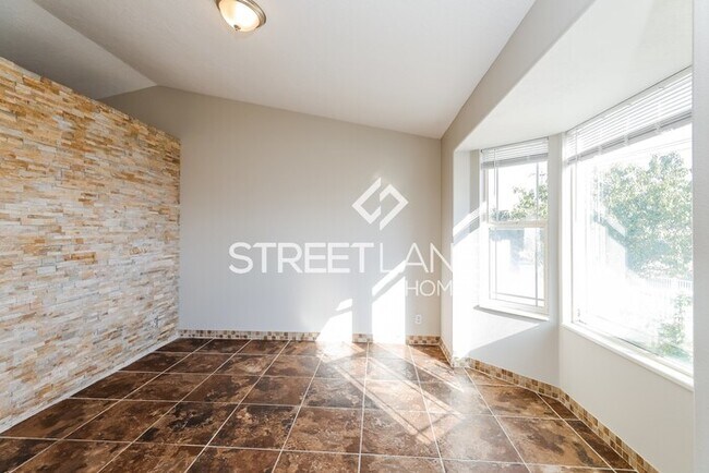 Foto del edificio - NOW OFFERING HALF OFF FIRST FULL MONTH!