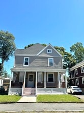 Building Photo - 123 Beach St