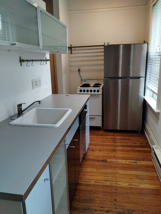 Foto del edificio - 3947 Elsmere Ave
