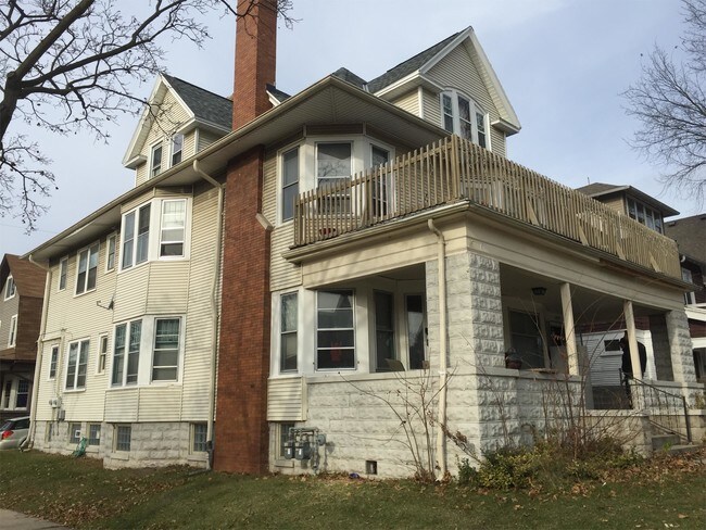 Building Photo - 3005 N Maryland Ave