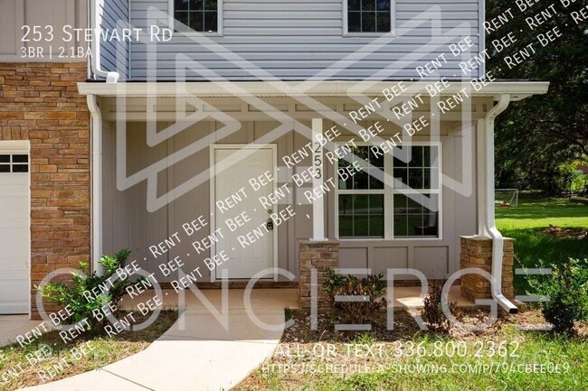 Building Photo - 253 Stewart Rd SE