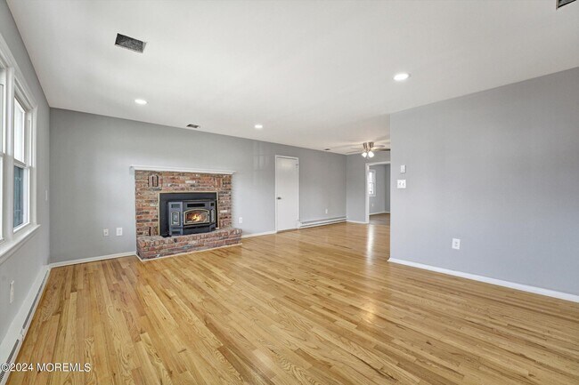 Building Photo - 1210 Plover Ct