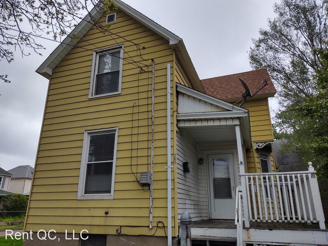 Primary Photo - 201 S Howell St