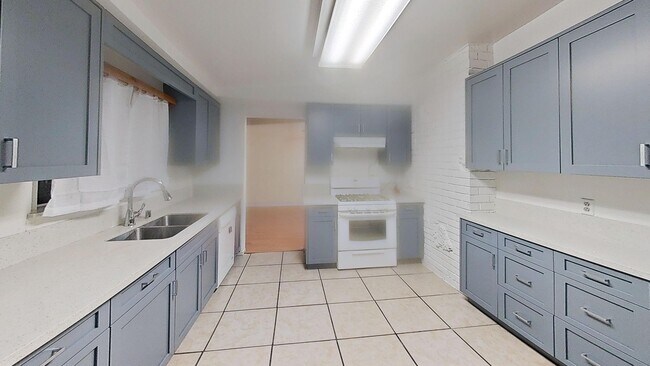 Foto del edificio - Beautiful 3B/2B Home in Wast Palmdale - MOVE IN READY!