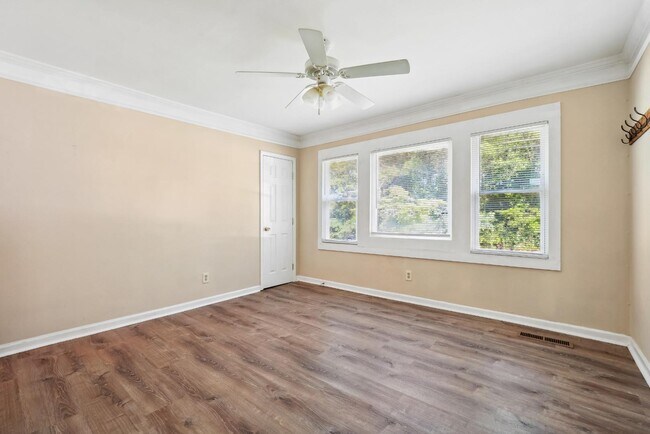 Foto del edificio - 3237 Gifford St