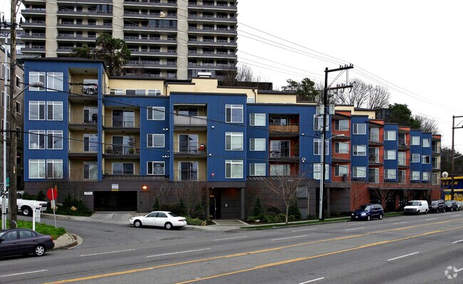 Building Photo - 500 Elliott Ave W