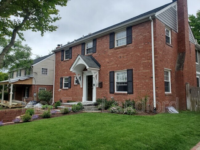 Foto del edificio - 2408 Cameron Mills Rd