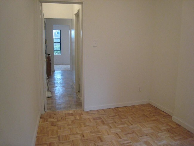 Building Photo - 344 E 62nd St