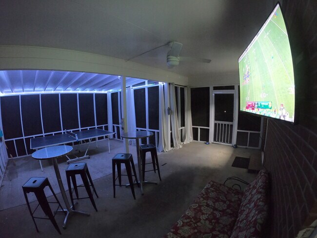 Foto del edificio - 548 Jo Ann Dr SE