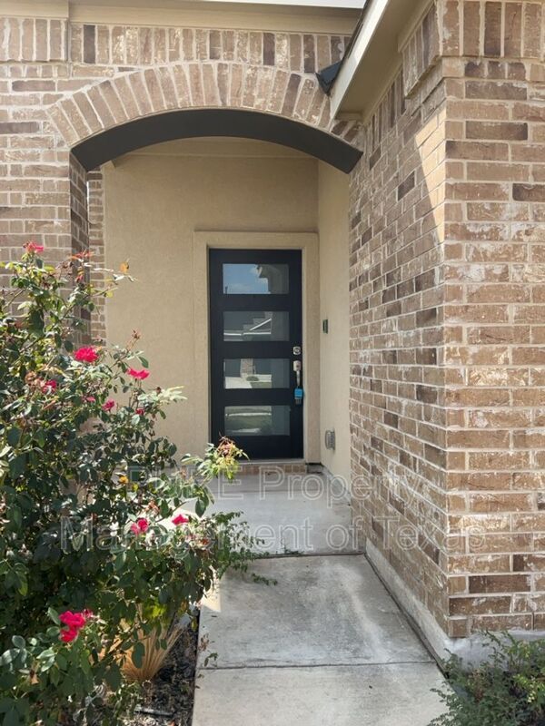 Foto del edificio - 234 Milliner Lp