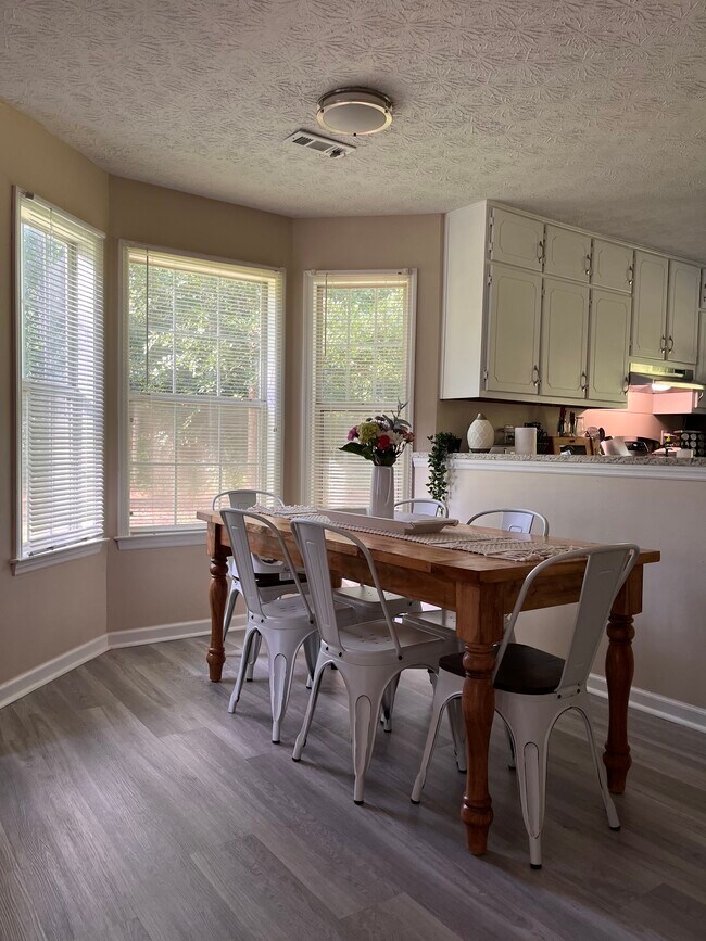 Foto del edificio - 681 Senoia Rd