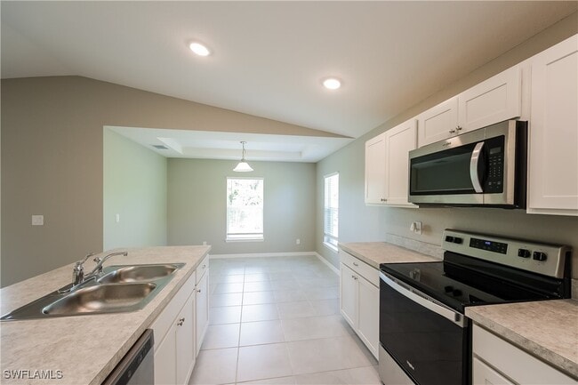 Building Photo - 1218 Beaver St E