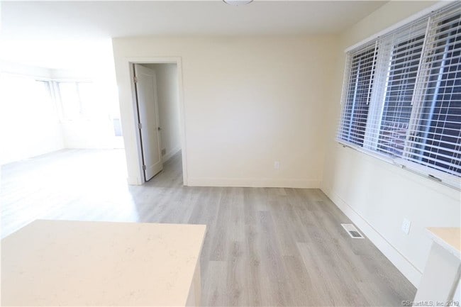 Building Photo - 131 Montoya Dr