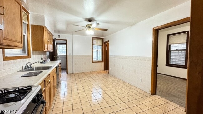 Building Photo - 324 Court St