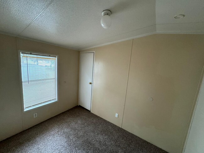 Building Photo - 4315 Pin Oak Ln