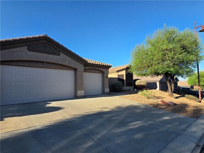 Building Photo - 2842 Fort Silver Dr