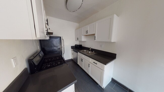 Interior Photo - 1006 S Orange Dr