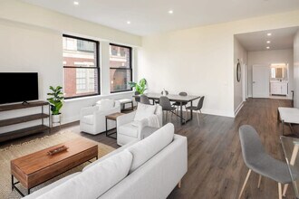 Building Photo - 150S S Independence Mall W